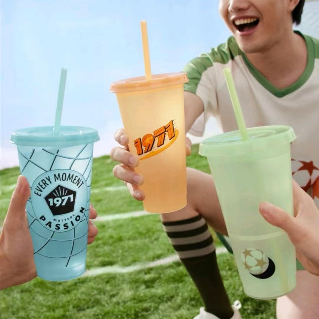Vibrant Orange 710ml Cold-Changing Plastic Straw Cup - Unboxed, Complete Set