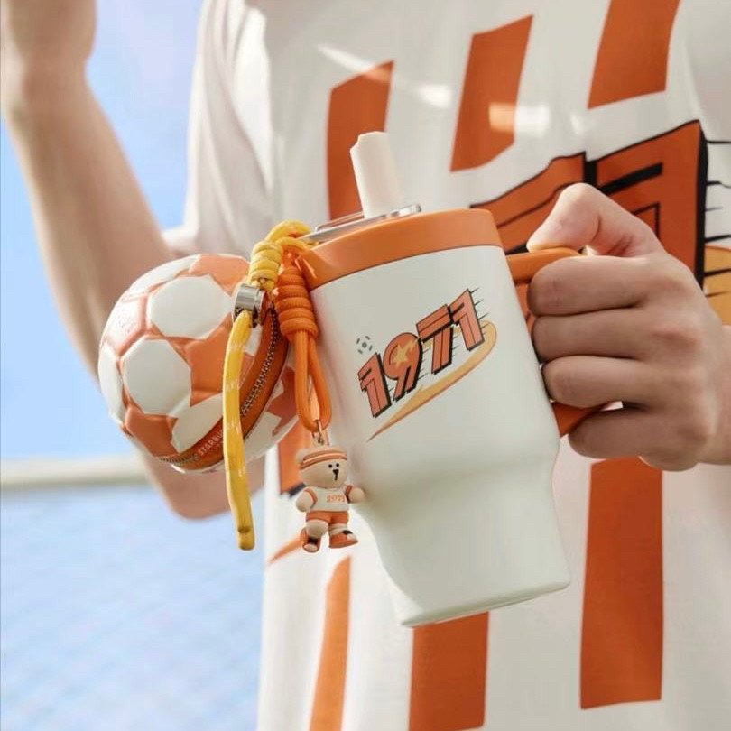 480ml stainless steel handle straw cup with small pouch charm